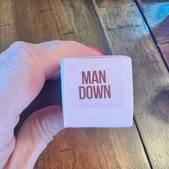 💋NIB~MAN DOWN~Jeffree Star Velvet Trap Lipstick - Picture 5 of 6